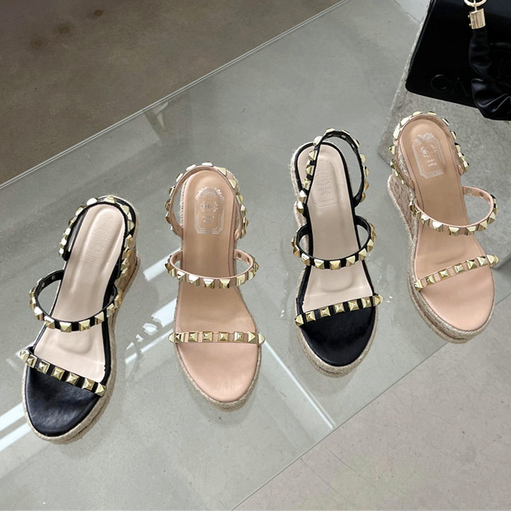 Dép Đế Xuồng 4.13 Inches Mũi Tròn Đính Đinh Tán Phong Cách Hàn Quốc Thời Trang Cho Nữ (Size 34-39)