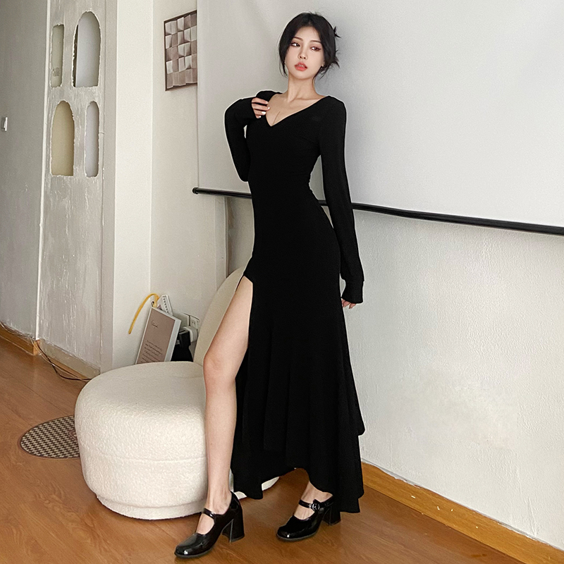 Đầm Đuôi Cá Cổ Chữ V Màu Đen Phong Cách retro Thời Trang Cho Nữ