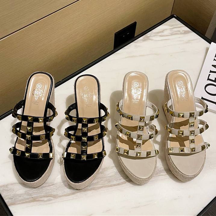 Dép Đế Xuồng 4.33 Inch Mũi Tròn Đính Đinh Tán Thời Trang Cho Nữ (Size 34-39)