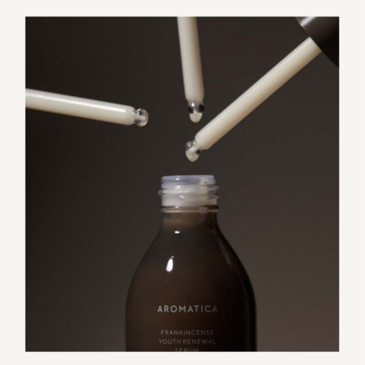 Tinh chất tái tạo trẻ hóa làn da cao cấp Aromatica Frankincense Youth Renewal Serum 30ml