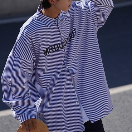 Áo sơ mi AOKANG tay dài dáng rộng in họa tiết chữ cái phối màu sắc trẻ trung thời trang