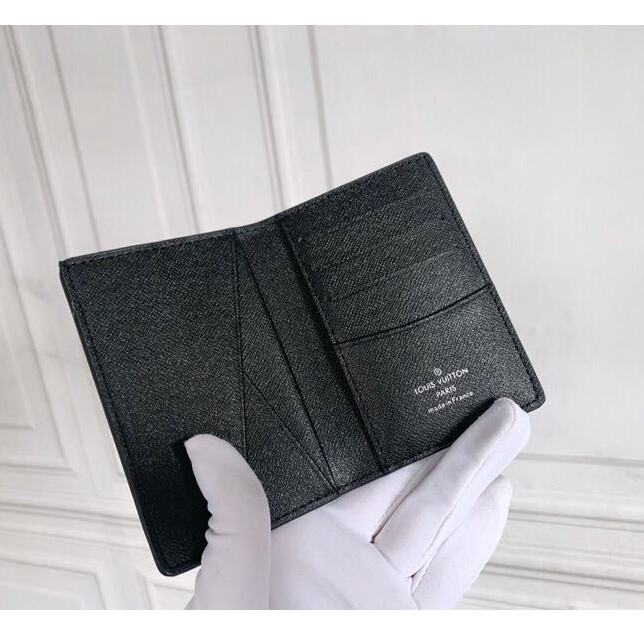 Hình ảnh vật lý Louis vuitton là chính hãng LV thẻ M63144 sẵn sàng để vận chuyển