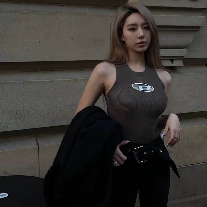 Porozi  Áo Croptop Hai Dây In Chữ Kim Loại Thời Trang Đường Phố Gợi Cảm Cho Nữ