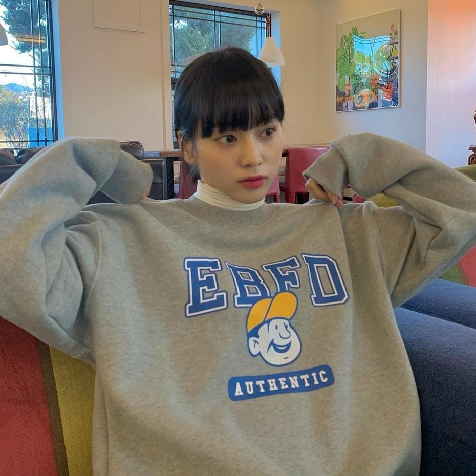 Áo sweater Betts in họa tiết hoạt hình Chính Hãng