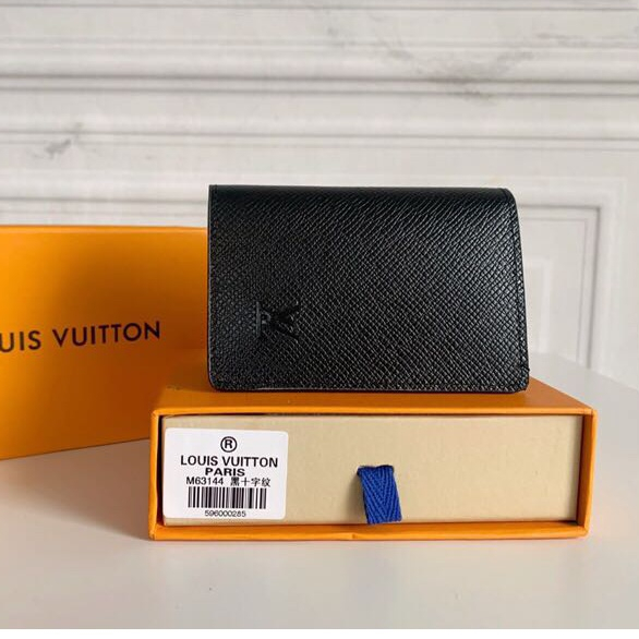 Hình ảnh vật lý Louis vuitton là chính hãng LV thẻ M63144 sẵn sàng để vận