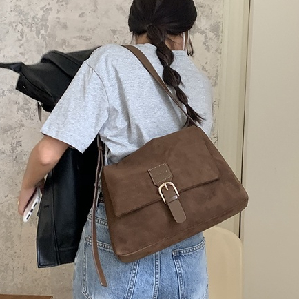 Mischa Túi Đeo Vai Da Lộn Màu Trơn Sức Chứa Lớn Phong Cách retro Hàn Quốc Dễ Phối Đồ Thời Trang Thường Ngày Cho Nữ
