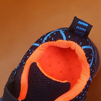 Giày Thể Thao Có Đèn LED Phát Sáng Cho Bé TTC538