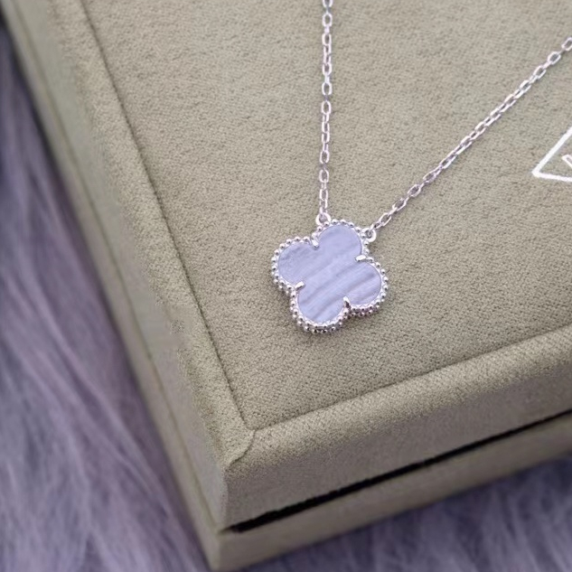 Vòng Tay Bạc Mặt Cỏ Bốn Lá Màu Tím San Hô Thời Trang Cho Nữ