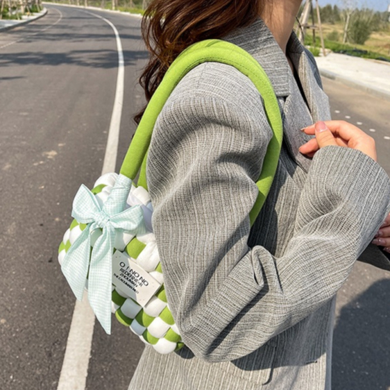 Mischa Túi Đeo Vai Dệt Tay Thời Trang Mới Với Thiết Kế Ván Trượt niche Đơn Giản Dễ Phối Đồ