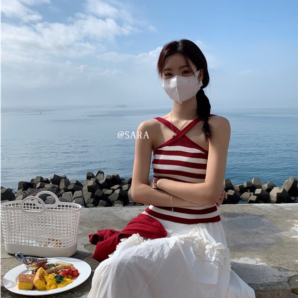 Áo Tank Top Sát Nách Hoạ Tiết Kẻ Sọc Thiết Kế Hợp Thời Trang