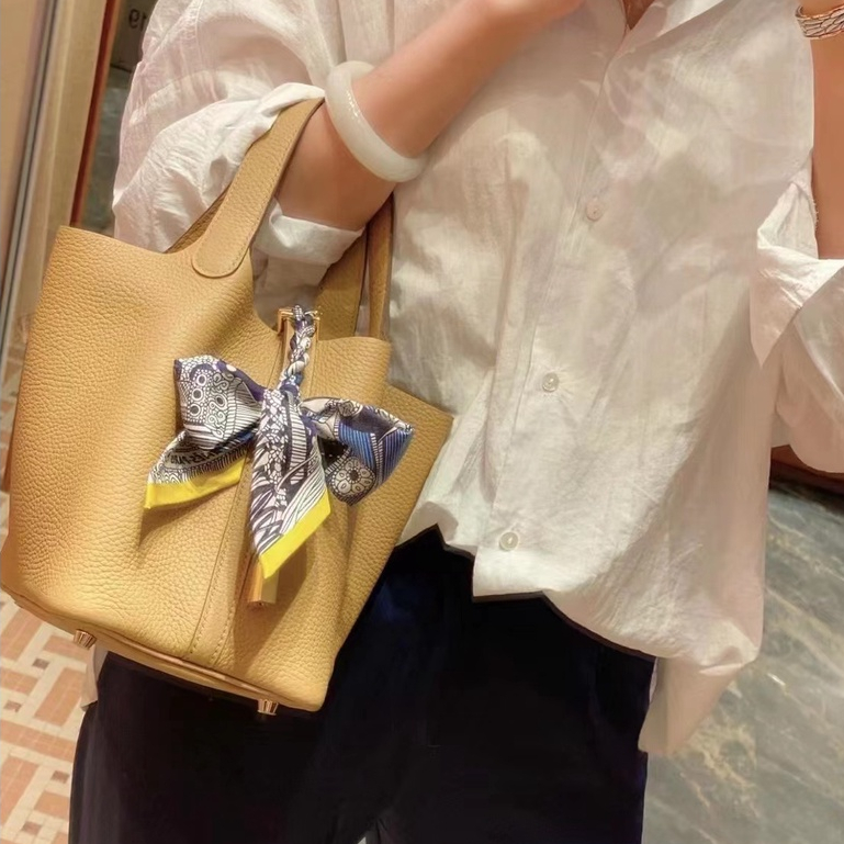 Túi Xách Da Bò Thật Dáng Tròn Nhỏ Dễ Phối Đồ Thời Trang Cho Nữ