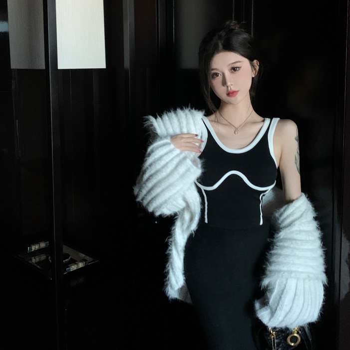 QKOOLE  Áo Croptop Không Tay Lưng Cao Màu Matcha Quyến Rũ Ngọt Ngào Và Gợi Cảm Cho Nữ