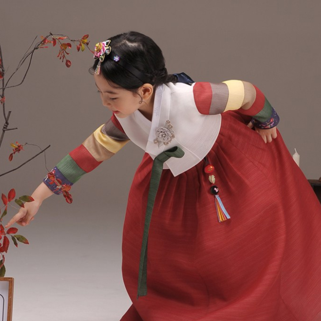 339 Girl Traditional Hanbok Red White