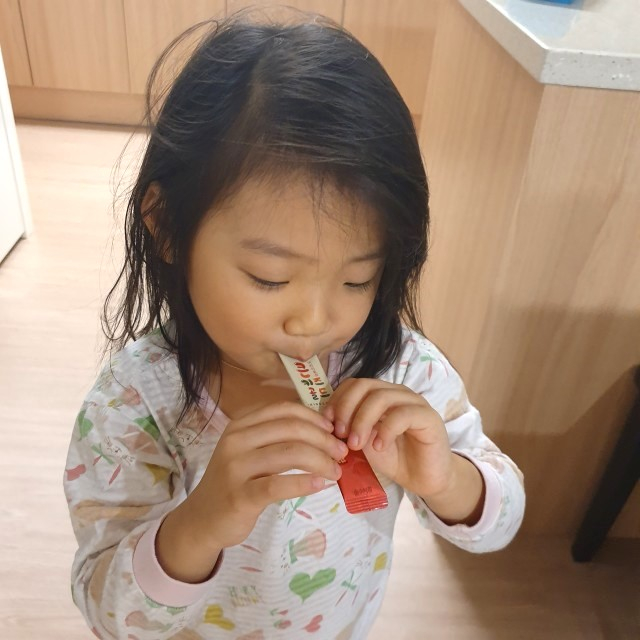 Hộp nước hồng sâm trẻ em Soonsoo Food Children's Red Ginseng Big Kids Gold 10g x 30 gói