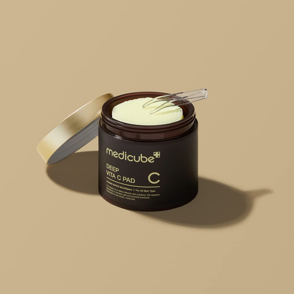 Toner pad sáng da, mờ thâm nám Deep Vita C Pad Medicube 150g 70 miếng