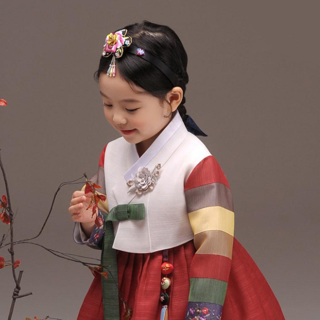 339 Girl Traditional Hanbok Red White