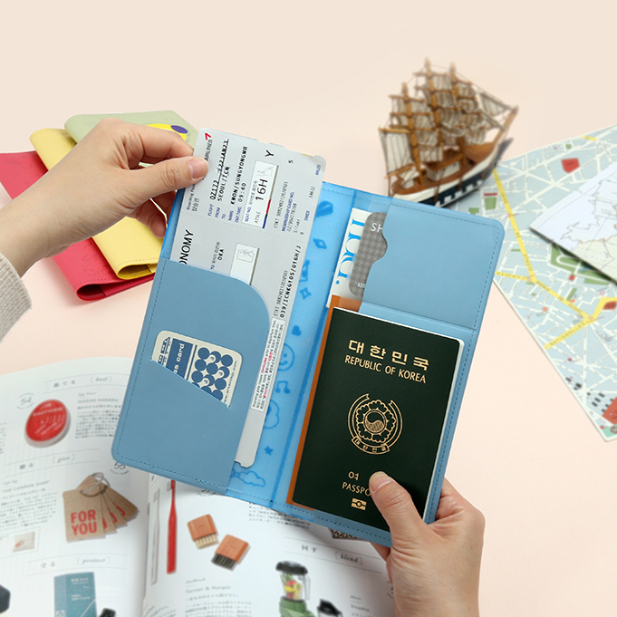 Bao Da Bọc Hộ Chiếu mini In Hình BT21 2023