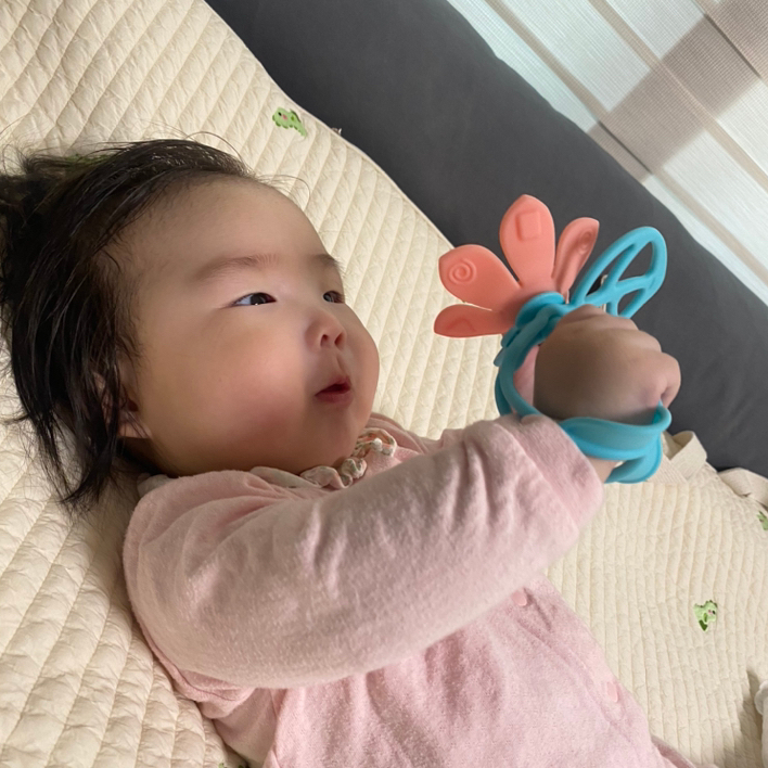 Gặm nướu silicone bông hoa Coconory