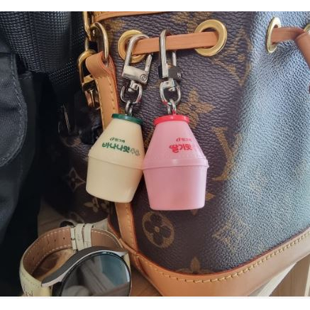 Móc Khóa mini Hình Hộp Sữa Chuối / Dâu Tây