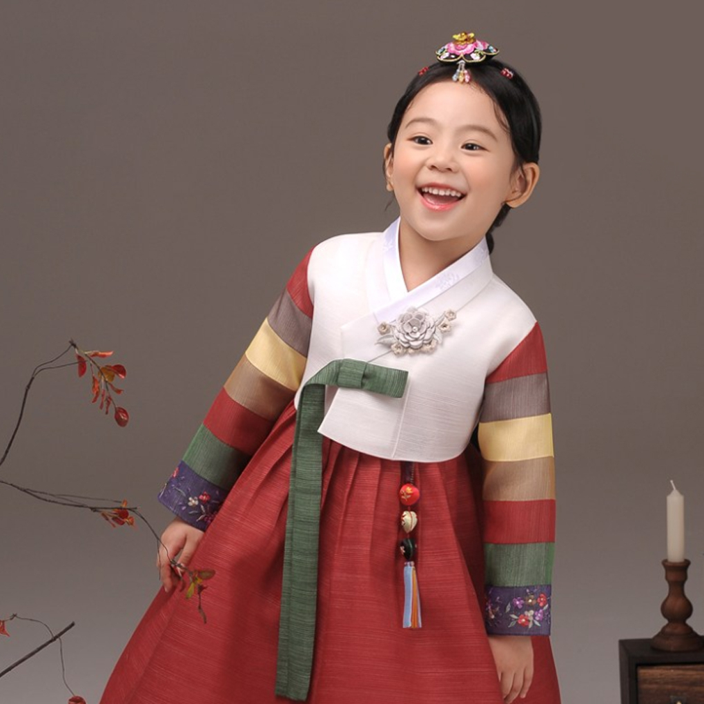 339 Girl Traditional Hanbok Red White