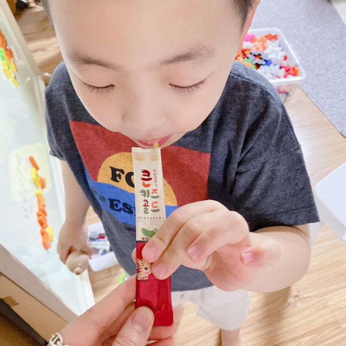 Hộp nước hồng sâm trẻ em Soonsoo Food Children's Red Ginseng Big Kids Gold 10g x 30 gói