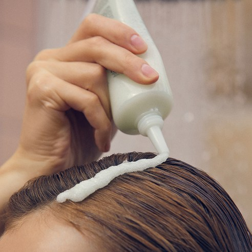 Kem tẩy tế bào chết da đầu hương thảo Aromatica Rosemary Scalp Scrub 165ml