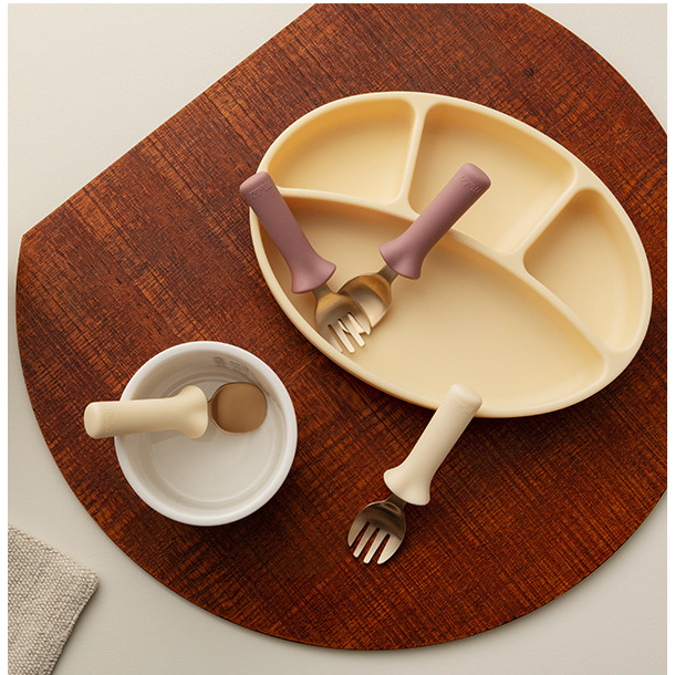 Bộ Muỗng Nĩa Bằng Silicone Và Thép Không Gỉ Cho Bé
