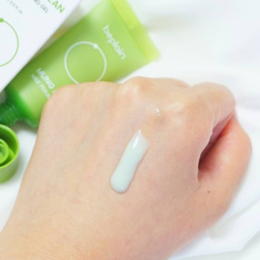 Gel tẩy tế bào chết đậu xanh BEPLAIN Mung Bean Milk Peeling 120ml