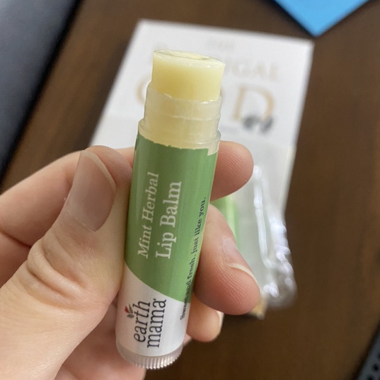 Son dưỡng môi Organic Earth Mama Lip Balm 4ml