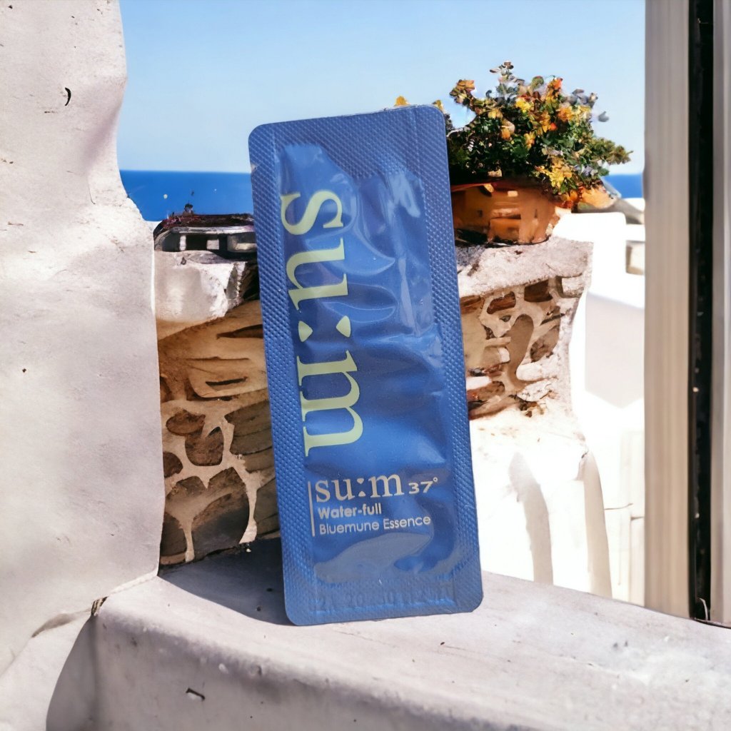 SP12 Tinh chất siêu cấp nước, phục hồi tái tạo da SUM 37 Water full Bluemune Esence 1ml x 30ea