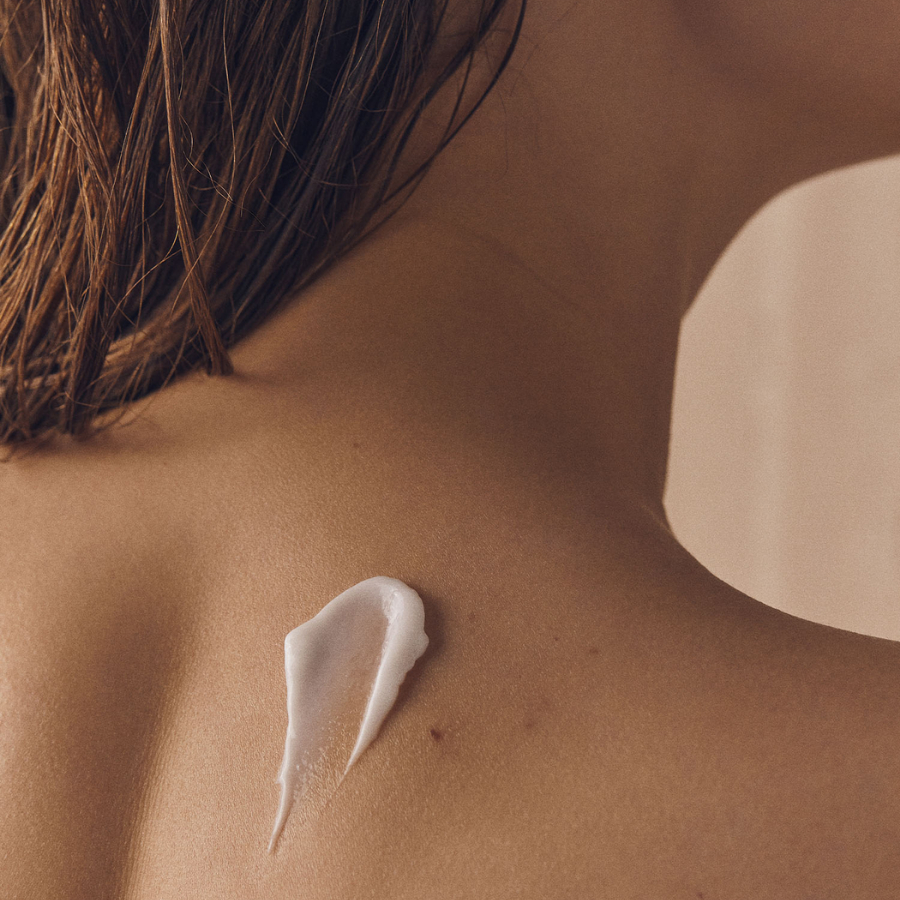 Sữa dưỡng thể thảo dược chiết xuất oải hương và kinh giới Aromatica Serene Body Lotion 300ml