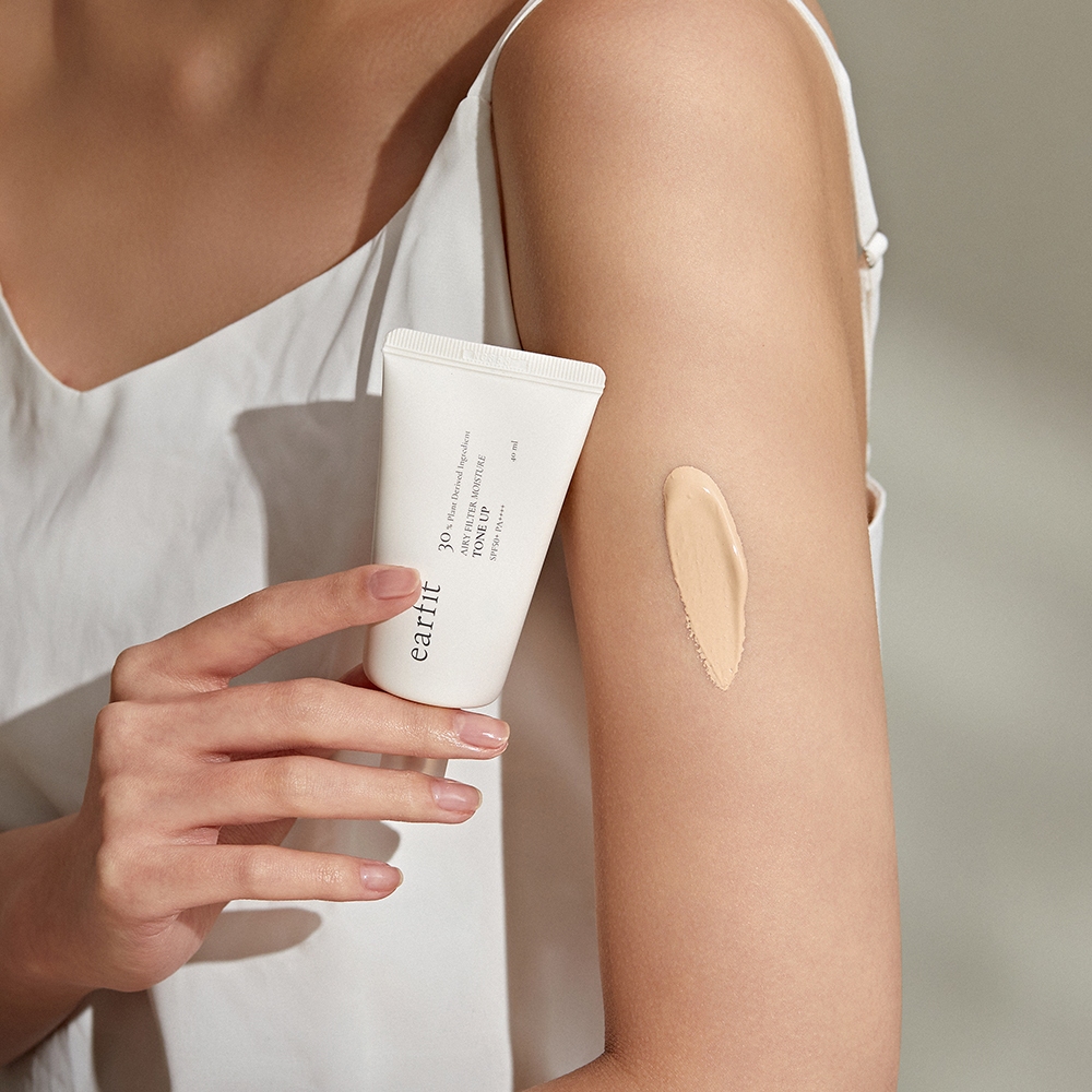 ★Áo Thun Thiết Kế Mới Năng Động Thời Trang★ Earfit Kem Nâng Tông Da Chống Tia uv spf 50 + pa + + +