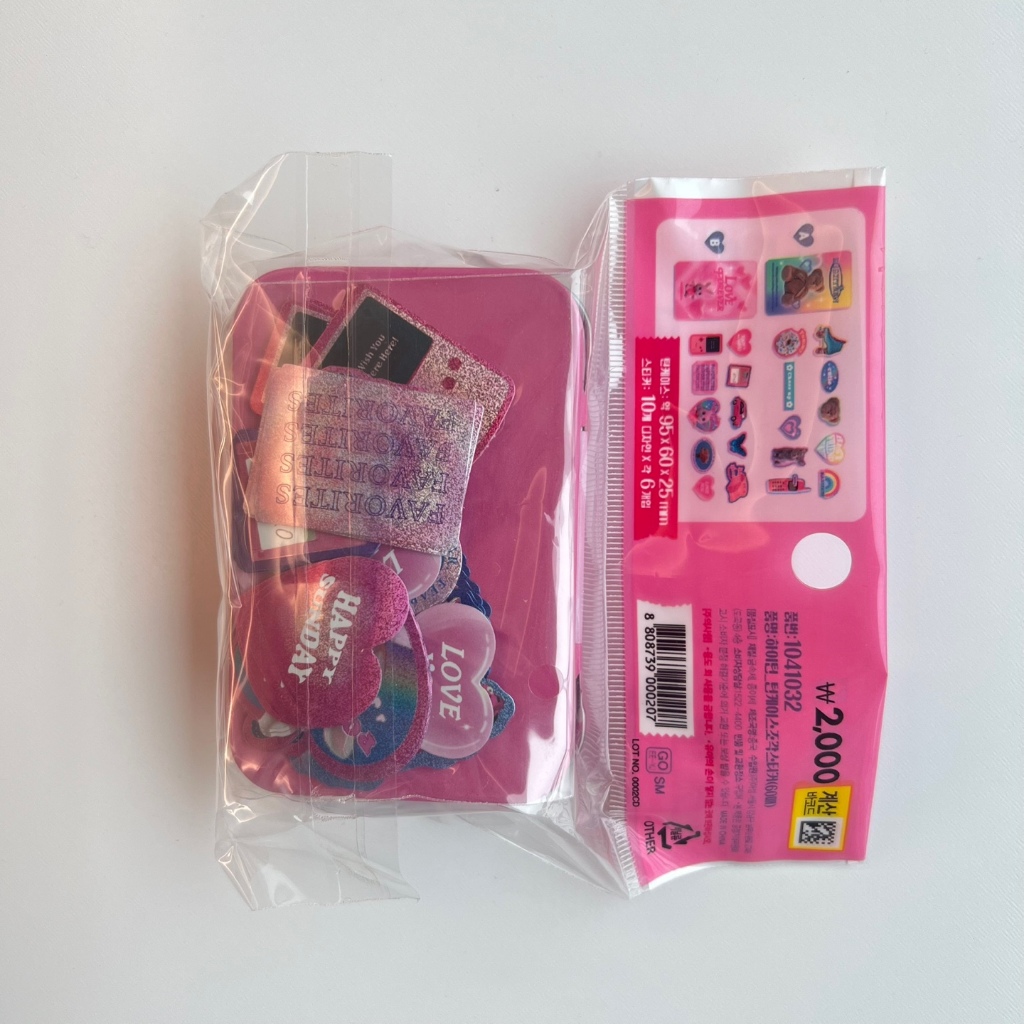 DAISO  Bộ Hình Dán + Hộp Thiếc Thiếc Tuổi teen Cao