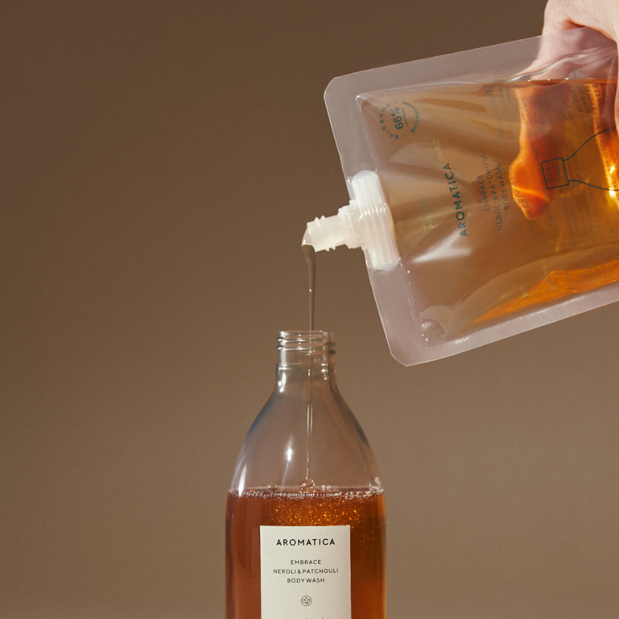 Sữa tắm thuần chay chiết xuất hoa cam Aromatica Embrace Body Wash Neroli & Patchouli 500ml