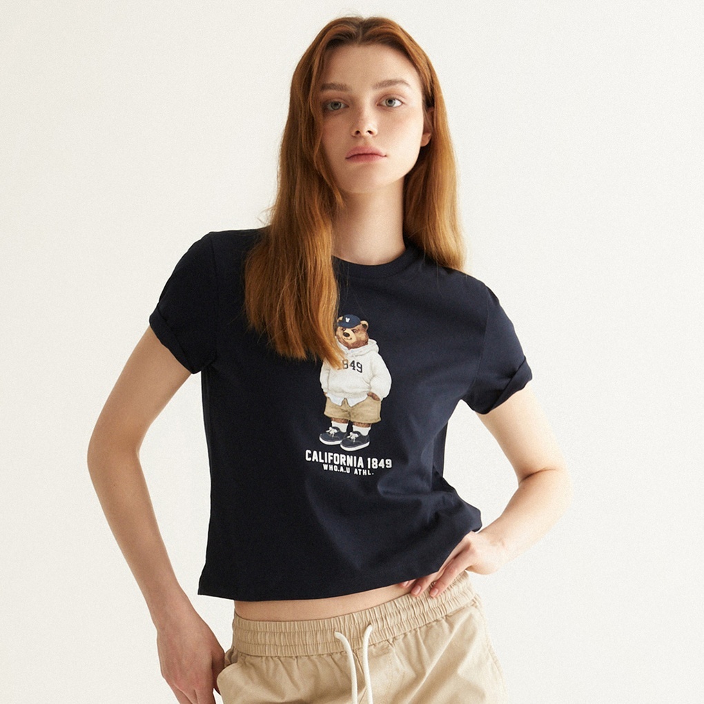Áo thun WHO.A.U WHRPD2429F dáng croptop thêu hình Steve Bear