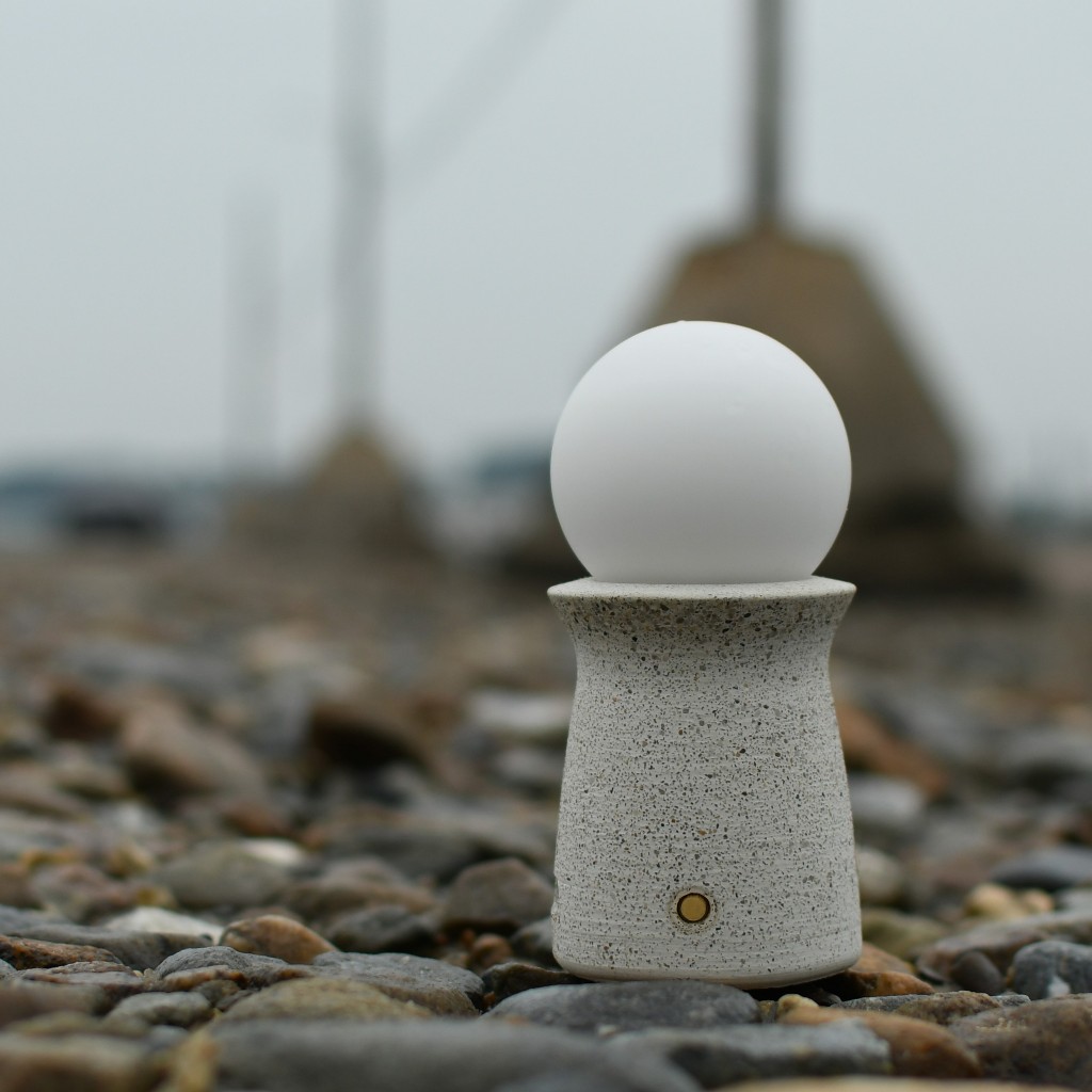 Đèn bàn Moongkle BEACON