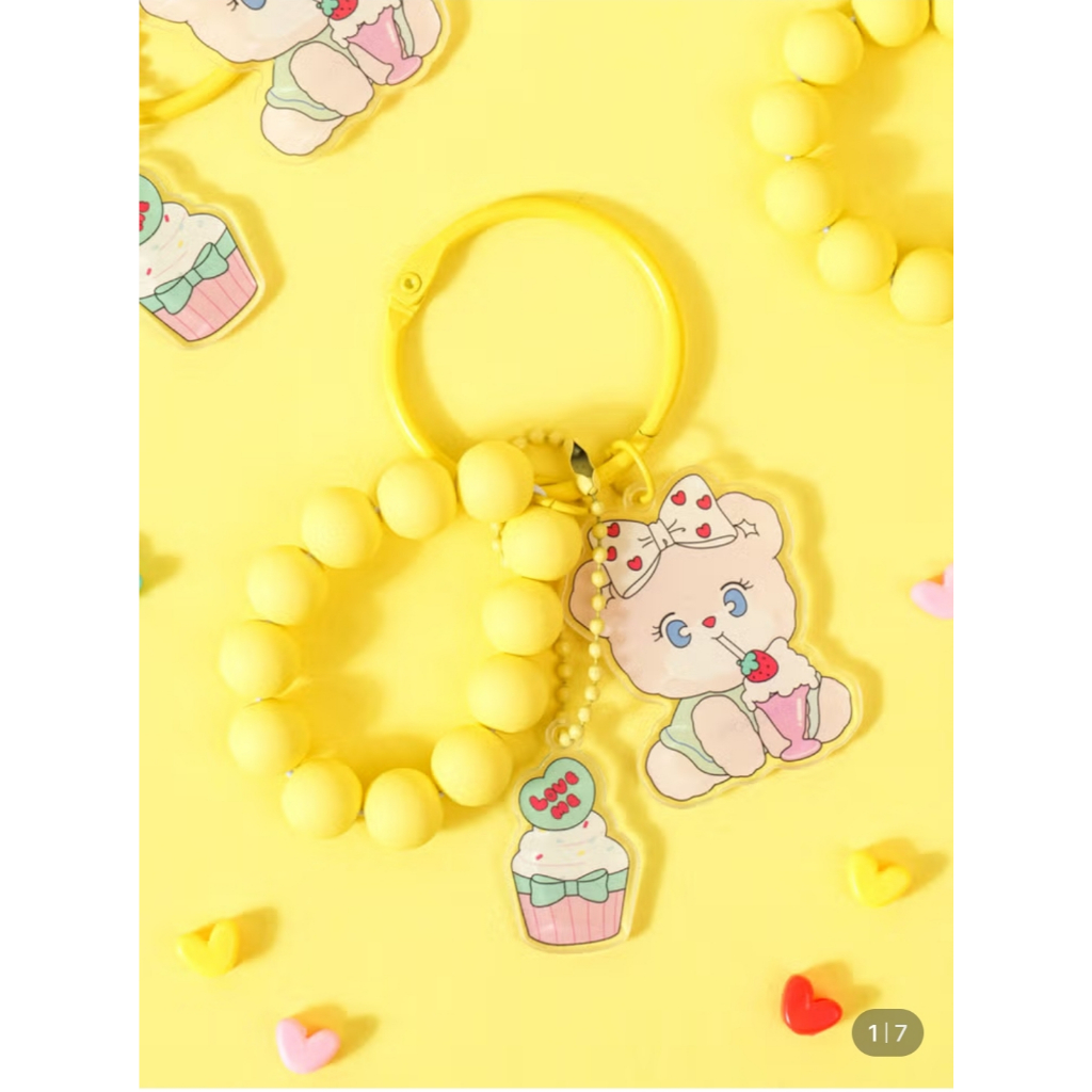 [Daiso Korea] Dây đeo móc khóa Pinko – Bùa dễ thương 3 trong 1 kèm hạt kẹo & bánh Cupcake