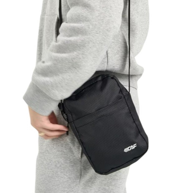 Túi đeo chéo nhẹ LECAF