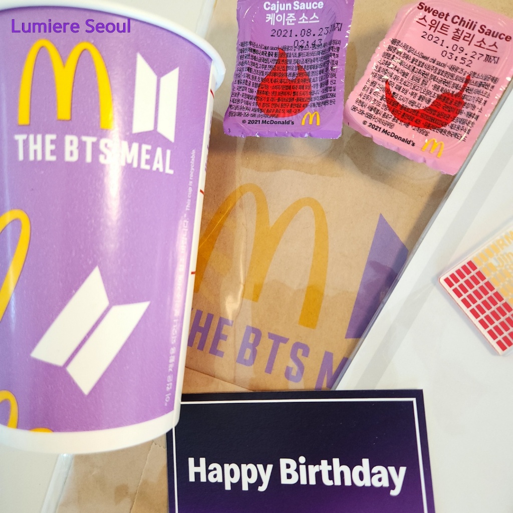 2021 Mặt hàng hợp tác kỷ niệm 8 năm BTS × McDonald 's chính thức của BTS