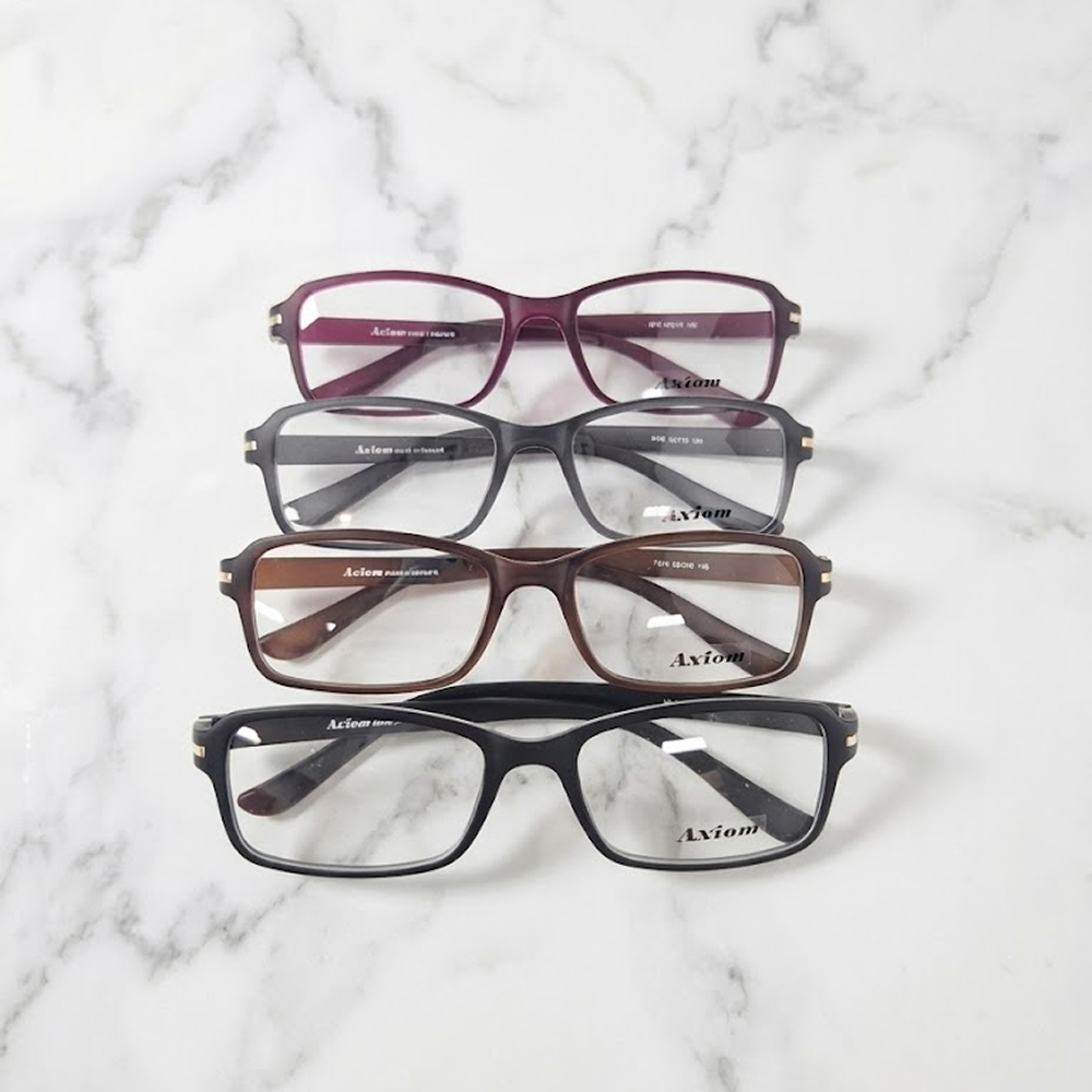 Khung kính vuông AXIOM 7018 - Acetate đen với chi tiết vàng, phù hợp phong cách K-Style cho cả nam v