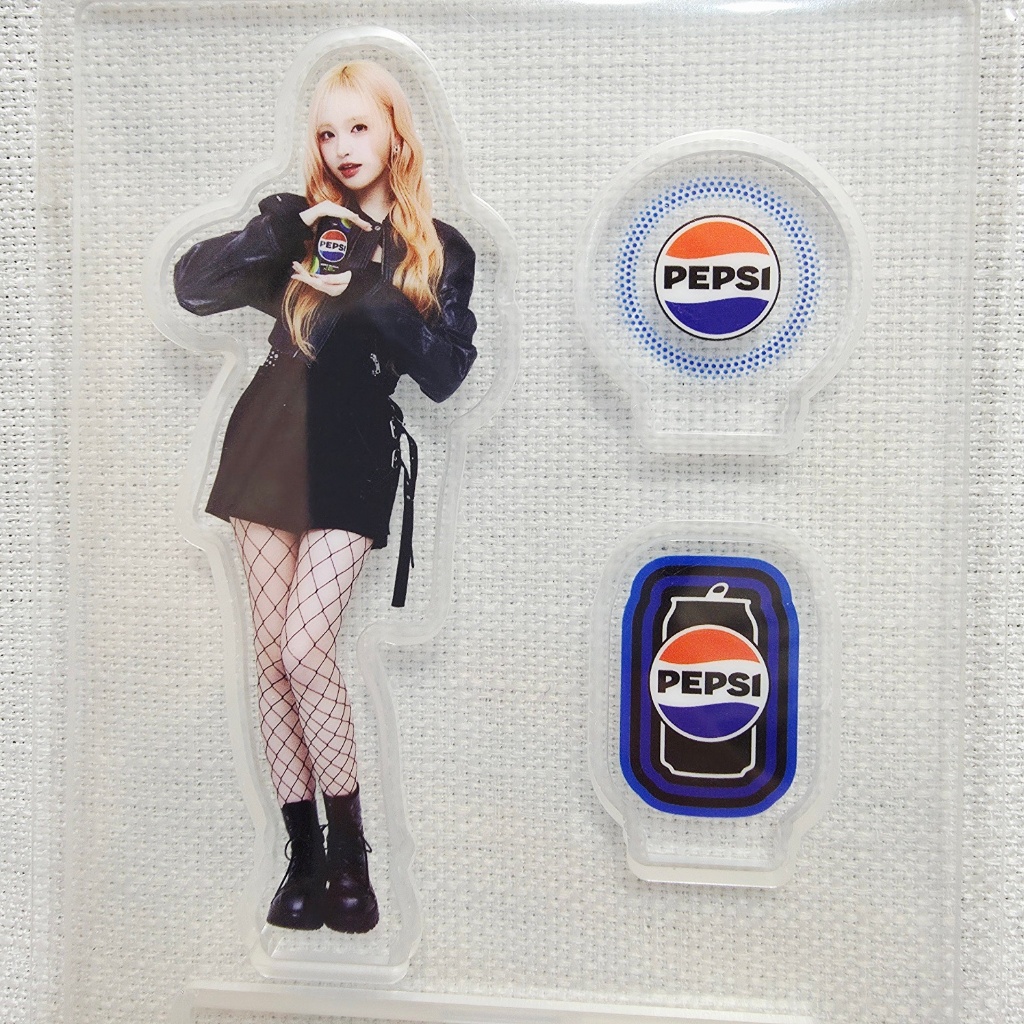 Giá đỡ Acrylic hợp tác IVE Liz Cola | Chưa mở