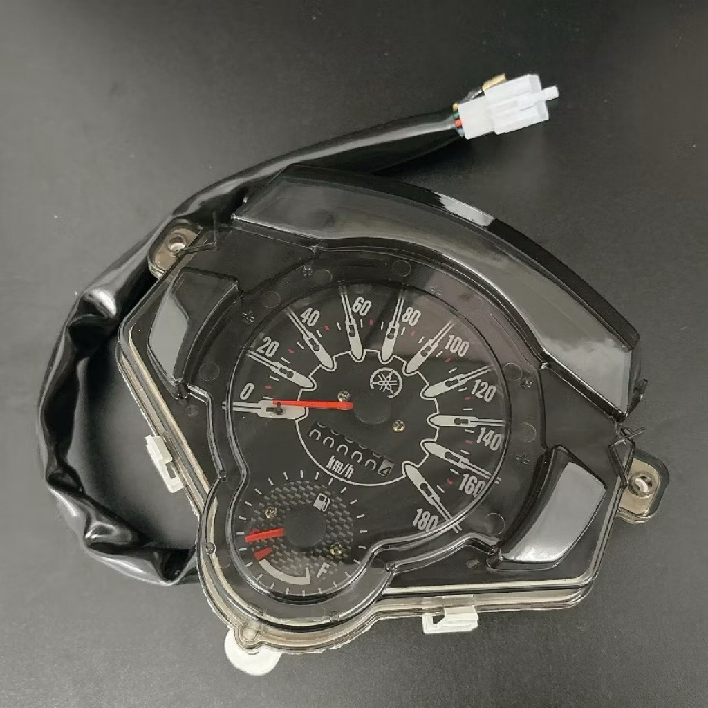 Đồng hồ lc 135 v7