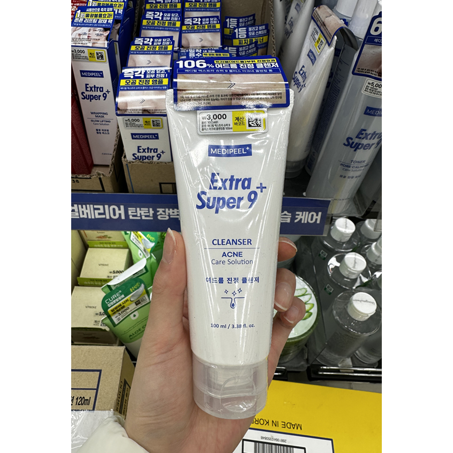 Sữa rửa mặt MEDIPEEL Extra Super 9 + (Giải pháp chăm sóc ACNE)