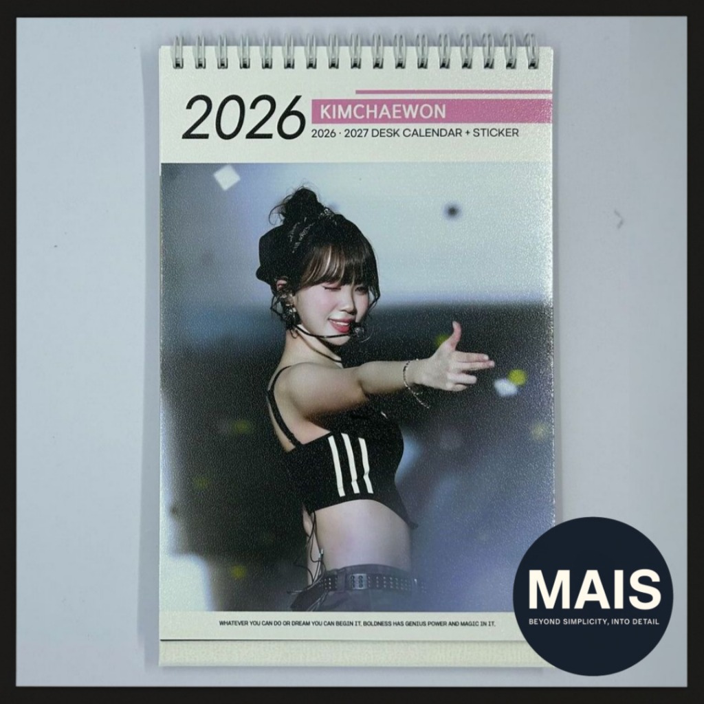[KIM CHAEWON – LE SSERAFIM] 2026 – 2027 Lịch để bàn K-POP + Nhãn dán / Lịch ảnh hai mặt