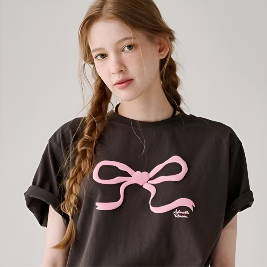 [RONRON] Áo thun Embo Heart Ribbon Basic Fit 100% Authentic