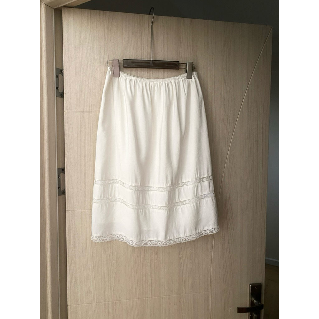 Sommai apparel Sommai apparel Lace midi skirt - chân váy midi phối viền ren eo chun cao cấp Korea st