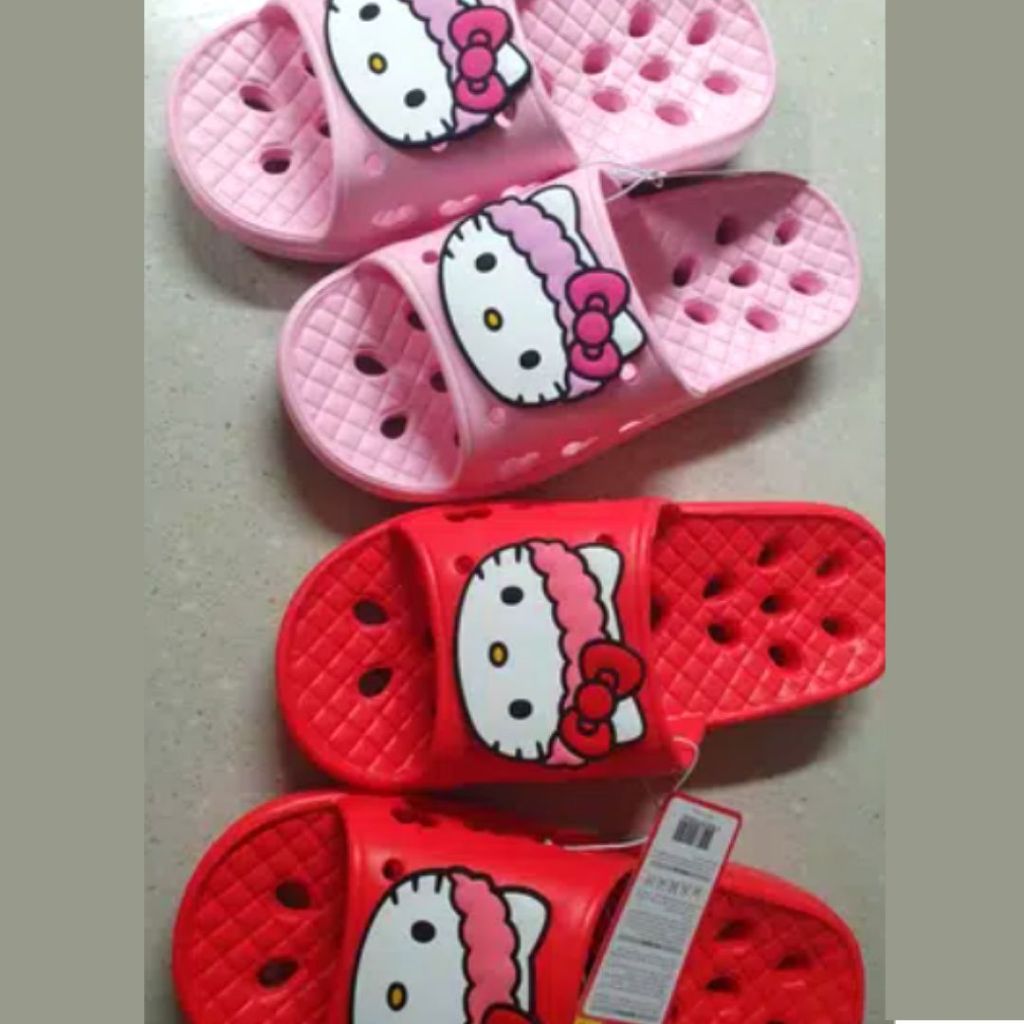(DAISO) Dép đi trong phòng tắm Hello Kitty Nhẹ EVA (Hồng / Đỏ)