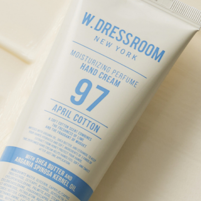 NƯỚC HOA DƯỠNG ẨM W.DRESSROOM No.97 April Cotton 100ml