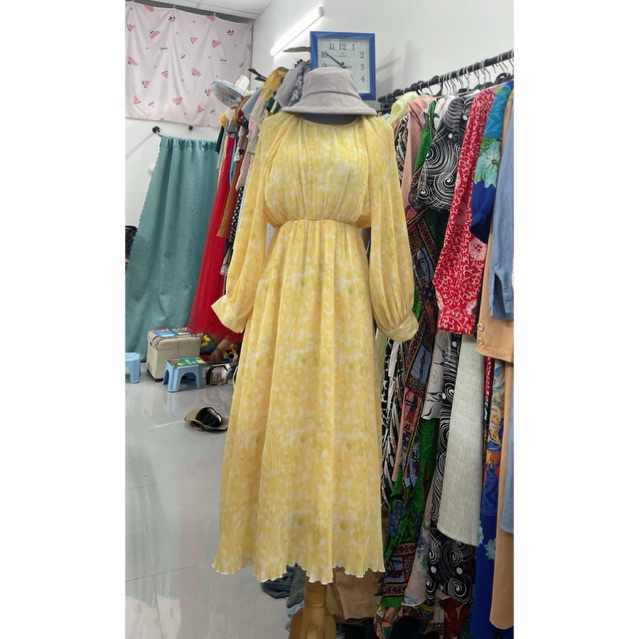 VINTAGE Si HongKong , Full dập ly váy . Độ mới cao trên 95%
