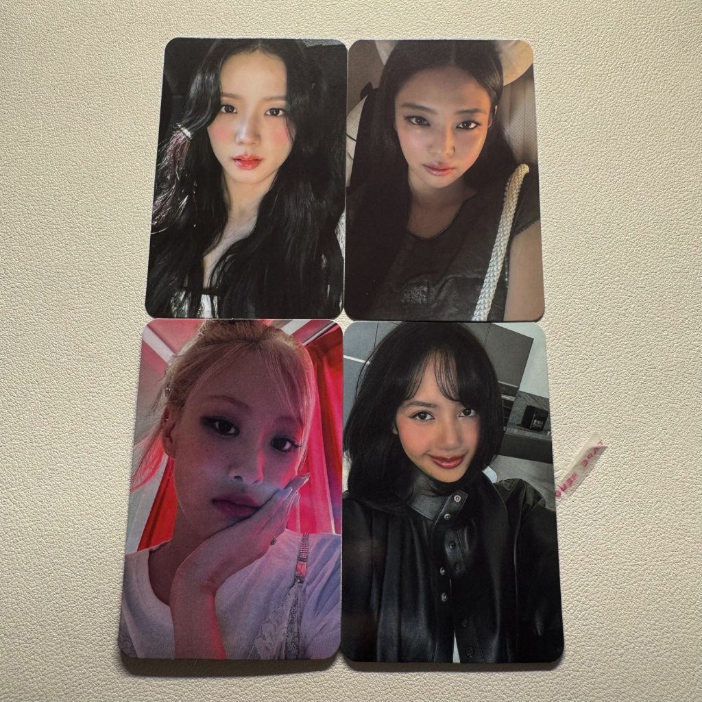 Photocard phong cách phim BLACKPINK chính hãng Tuần lễ kỷ niệm 8 năm 2 gồm cả bốn thành viên — Jisoo